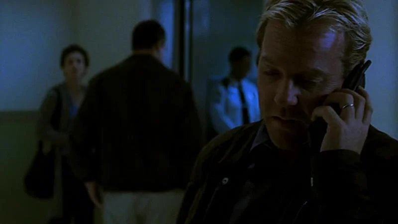 Кадры из сериала 24 часа (2001)